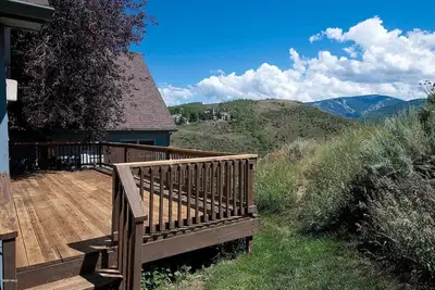 Image de Avon property available for longer lease!