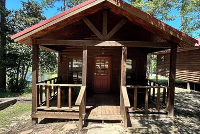 Image de Cozy cabin by the water