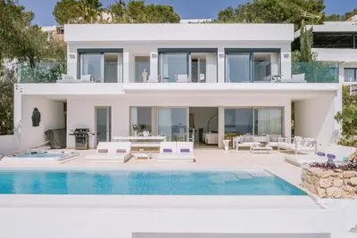 Image de Villa Roca Llisa - Quatre Chambres Villa, Couchages 12