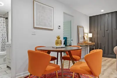 Image de Chic 2 bedroom w/ free parking