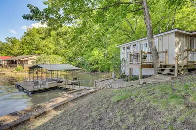 Image de Pet-Friendly Cabin w/ Dock & Lake Views in Edwards