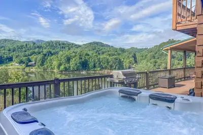 Image de Eagles Peak-Dock Access & Boat Slip, Amazing View, King Beds, Luxury Hot Tub