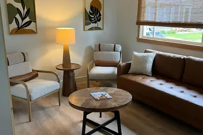 Image de Cottage #3 - Beautiful Lakefront Cottage with 3 Bedrooms. Fully Renovated!