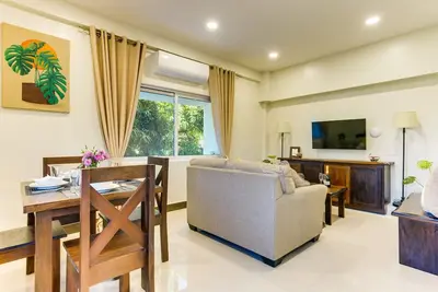 Luxurious 2-Bedroom Retreat - Steps from Placencia Beach (Unit F1)