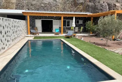 House with private pool to enjoy the sun, tranquility and nature.