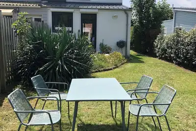 Pretty House, Jolie Maison Avec Jardin, à 2 min en Voiture de la Plage