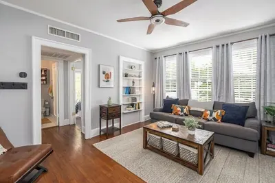 Image de Spacious Downtown Savannah Historic Modern Apartment On Forsyth Park