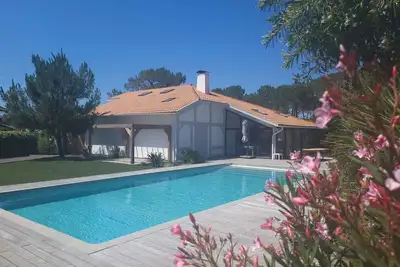 Image de Biscarrosse Villa avec piscine à 300m des plages pour 13 personnes