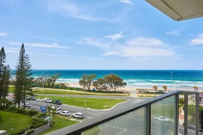 Image de Stunning Ocean and Beach View 1 Bedroom Apartment