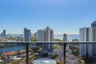Image de Bright Open view 2 bedroom Apartment in Gold Coast