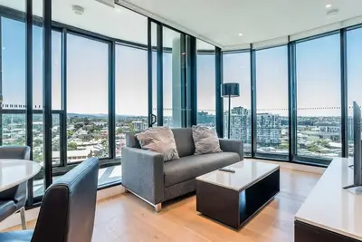 Image de Comfort and convenient 2 bedroom Apt w Parking