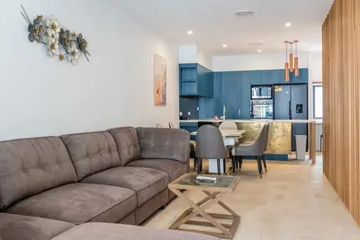 Image de Westend high-end 3 bedroom Townhouse Next to River