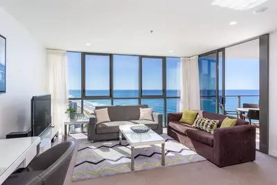 Image de Stunning Ocean + Beach Views high level Apartment
