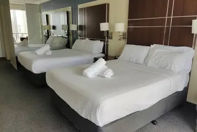 Image de Convenient 2 double bed studio in Surfers