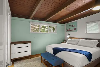 Image de ★Mid-Century Modern Home - Close to Downtown★