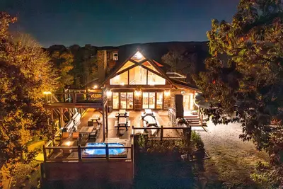 Image de Cielito Lindo Lux Cabin 4 Acr Mtn Top w/Outdoor Kit/Firepl