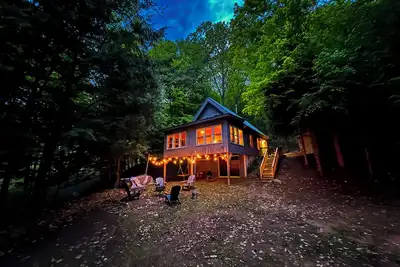 Image de The Lake Home -  Cozy Adk family post & beam lakehouse