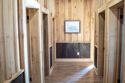 Image de Cyprus Bend Lodge - Relax and sleep 20+ in private comfort close to Dyersburg