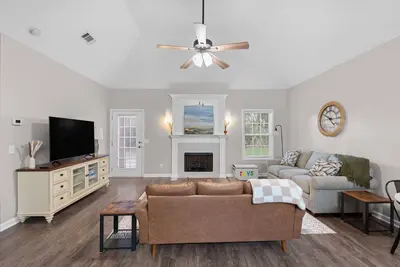 Image de Quiet Family Home - Near Everything!