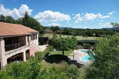 Image de Location vacances Saint Saturnin Les Apt Ls2-444