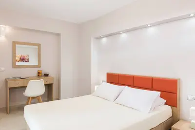 Image de Enjoy Summer from a lux flat steps to Sandy Beach