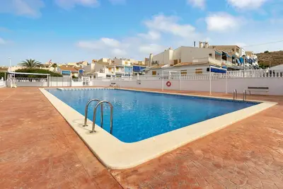 Image de Belle maison de 2 chambres à Santa Pola