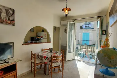 Image de Fréjus, Les Arênes, T2 climatisé, 4 personnes, proche centre et transports