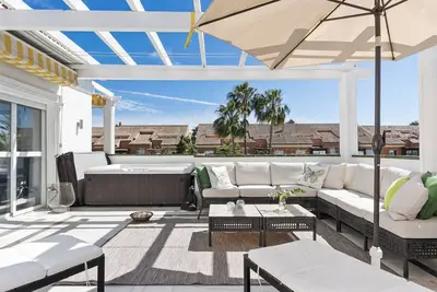 Image de Penthouse La Ola - 3bd Home & Private Jacuzzi!