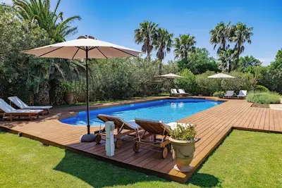 Image de Superbe Villa Climatisée, Piscine Chauffée, Jardin au Calme et Proche du Village