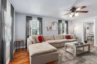 Image de Cozy 2BR_Near UCM_King_Beds|Family Friendly