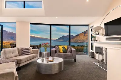 Image de New | Edinburgh Heights | Lake & Mountain Views