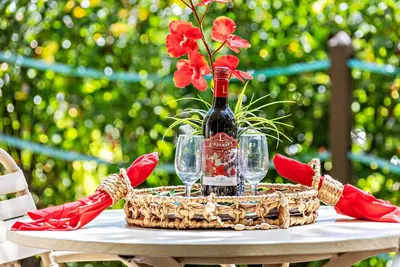 Image de Relax with lush lanai views and poolside access