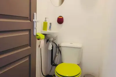 Image de Logement Avec Jardin Privatif Idéal Pour des Vacances Pratiques!