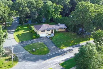 Image de Château at Longmeadow, Luxurious Home, 5 min from Mgm & Basketball Hall of Fame