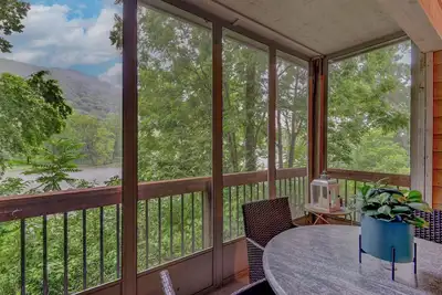 Image de Waterfront Condo - Perfect for Families, Fishers & Golfers