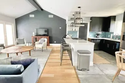 Image de Cozy Atx Treasure. Private Yard + Patio