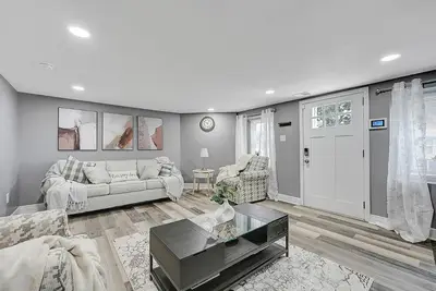 Image de New and fully furnished 2 Br home in Glenside!