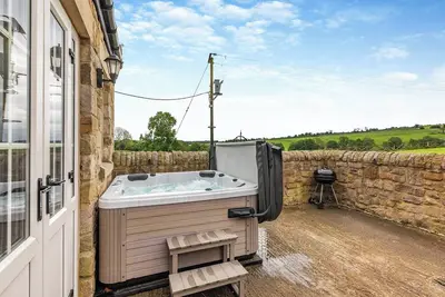 Bolton Farm is an Annexe to the main house and offers a wood burner, and panoramic Views.