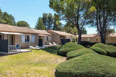 Image de Havre paisible en pierre Provencal