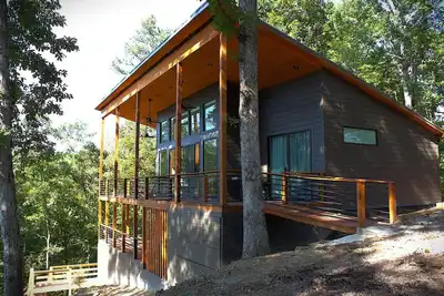 Image de Sunset Views-Modern Lake Retreat