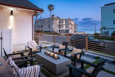 No Cleaning Fee! Family Retreat Steps To Ocean w/ FirePit & Spa! Pet friendly!