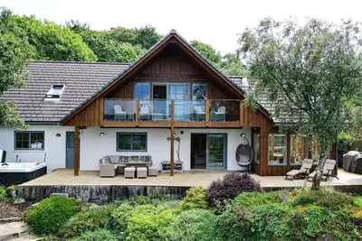 Image de A stunning contemporary villa with spectacular sea views, hot tub and Bbq Hut