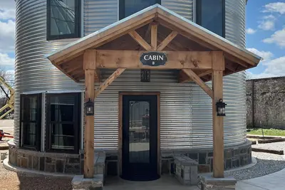 Image de Walnut Springs Silo Cabin B