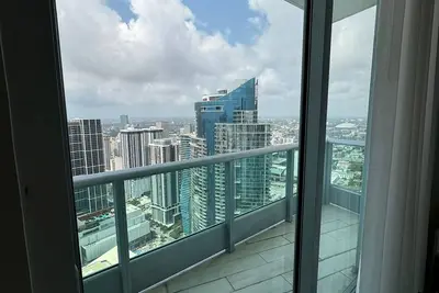 Image de Huge Penthouse Apartment in Downtown Miami. \n