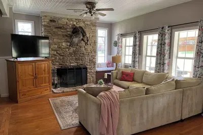 Image de The Stone House has it all: nostalgia, adventure, modern comfort and serenity.