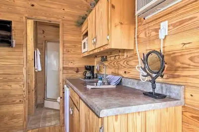 Image de Small Cabin 6, Big Montana Feel!