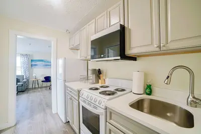 Renovated One Bedroom in Falmouth Downtown close to the beach