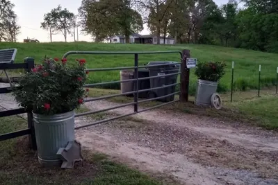 Image de Return to the easy life at this quaint farm close to venues, lakes, and more!