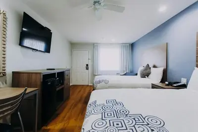 Image de 2 Family Units | King Bed Room, Scottish Inn & Suites, Right off Route 146