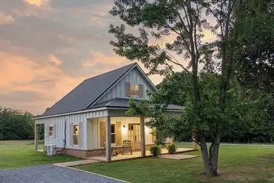 Image de Little House at the Landing Ii